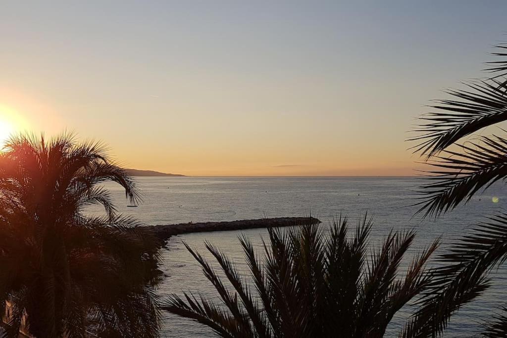 Appartement Bord De Mer Avec Garage Menton Exterior photo