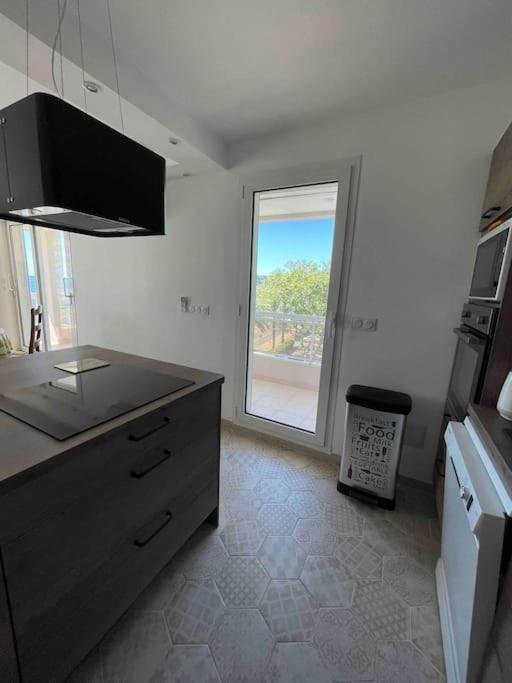 Appartement Bord De Mer Avec Garage Menton Exterior photo